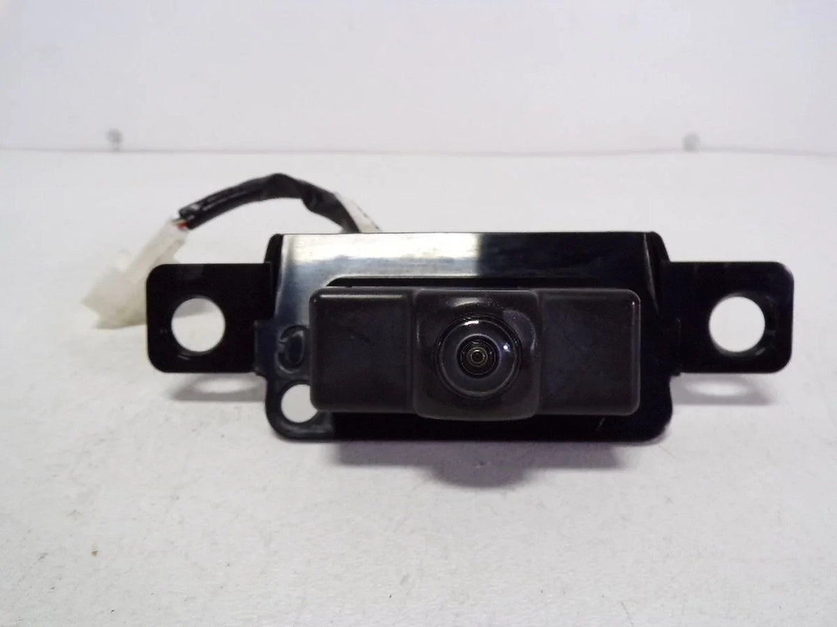 Pre-Owned 18 19 20  Camry Rear View Backup Camera OEM LKQ (Good)